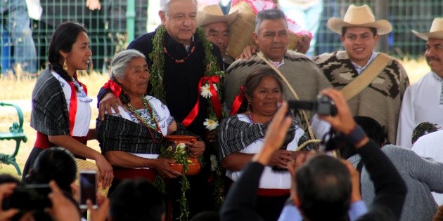 L&oacute;pez Obrador pide unidad para transformar al pa&iacute;s
