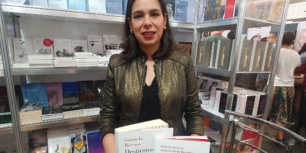 Gabriela Riveros experimenta con la palabra