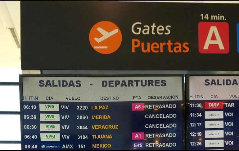 En redes sociales compartieron tableros de vuelos del aeropuerto de Guadalajara. TWITTER