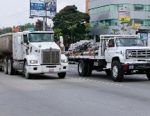 El Congreso del Estado aprobó un cobro de 6 mil pesos anuales para cada unidad del transporte de carga. EL INFORMADOR / ARCHIVO