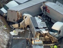 Los cinco vehículos colisionaron en una autopista cerca de Greensburg, en Pensilvania. AP/KDKA TV