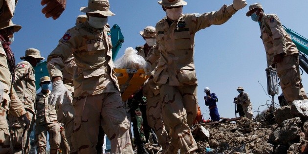 Derrumbe en Camboya deja 36 muertos