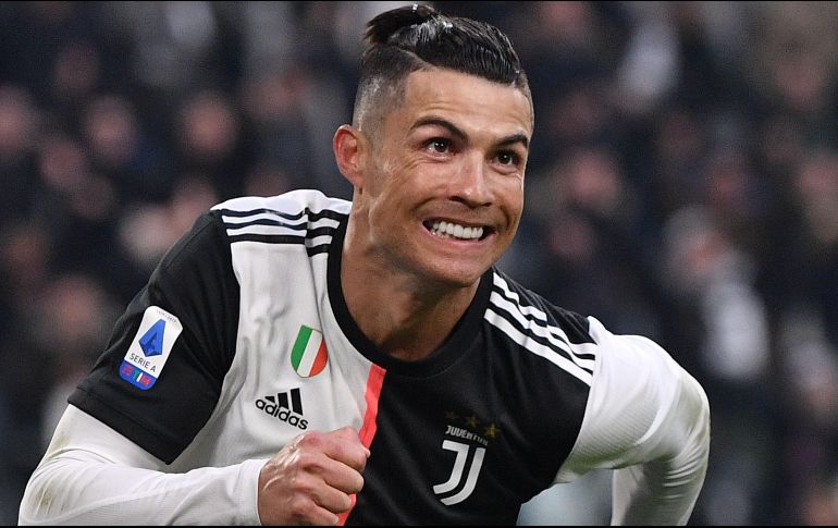 La exhibición de Cristiano comienza en la segunda parte del compromiso; su primer tanto llega después de enfilarse a la meta rival, driblar al portero y empujar el balón con el marco abierto. AFP / M. Bertorello