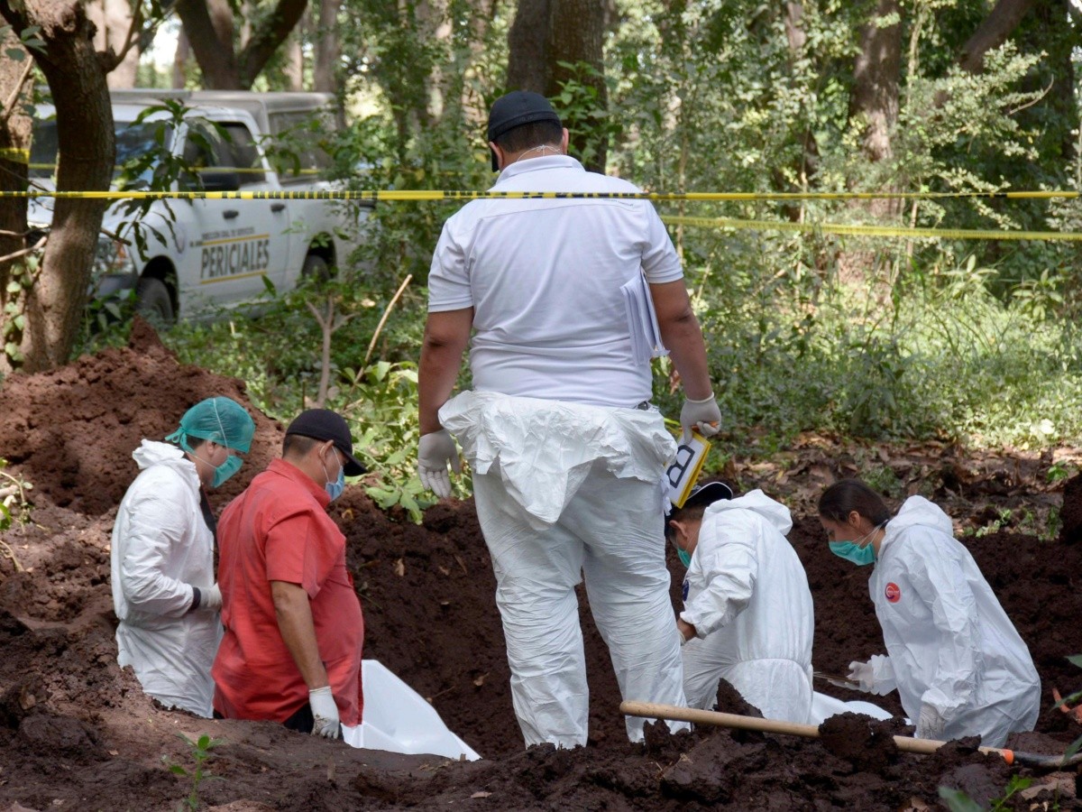  México recuperó mil 124 cadáveres de fosas clandestinas en los últimos 13 meses