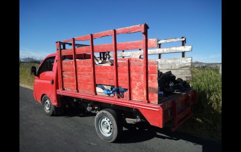 Los hombres no pudieron avalar la procedencia de estas cajas por lo que fueron detenidos y remitidos ante el Ministerio Público de la Fiscalía General de la República. ESPECIAL/