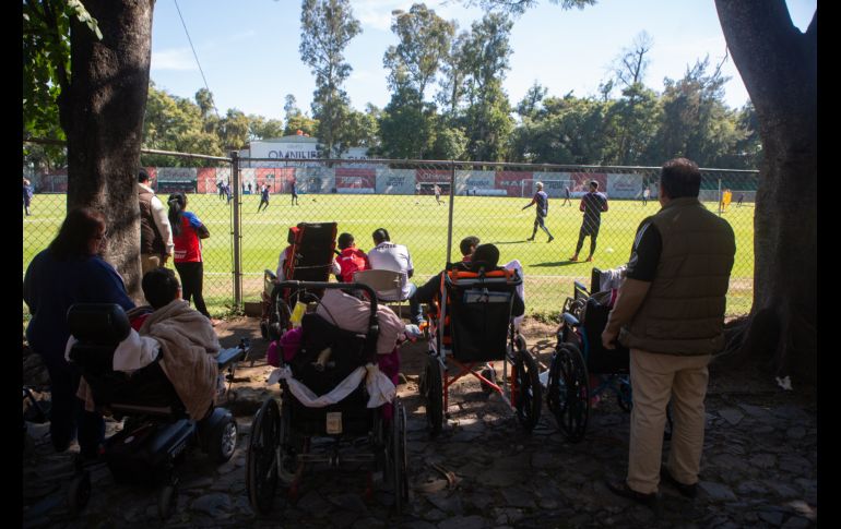 Los aficionados fueron seleccionados por medio de una dinámica por internet y de algunas fundaciones de Jorge Vergara. EL INFORMADOR / G. Gallo