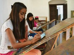 Aprendizaje. Los niños y adolescentes podrán explorar su vena artística en los próximos talleres de esta institución. ESPECIAL