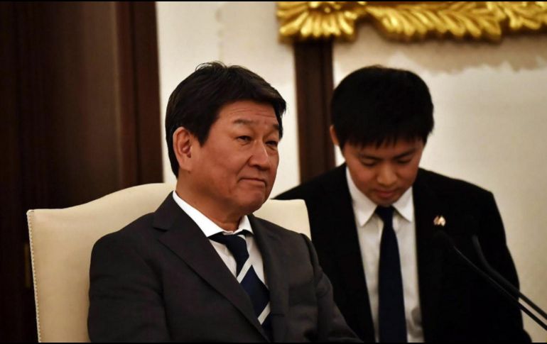 (Izq.) Toshimitsu Motegi, ministro de Asuntos Exteriores de Japón. EFE/L. Suwanrumpha