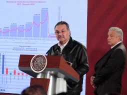 Romero Oropeza mostró una gráfica en la que se observa cómo a partir de 2012 se mantuvo un alza constante en el robo de combustibles. NTX / R. Solís