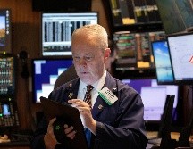 El índice industrial Dow Jones cedió un 0.42 por ciento para quedarse en 28 mil 583.68 puntos. AP/M. Lennihan