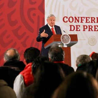 Había políticos vendiendo medicinas, denuncia López Obrador