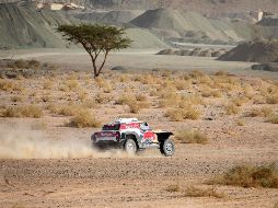 El piloto francés venció en la etapa de este día en el Rally que se desarrolla en Arabia Saudita. EFE / A. Pain