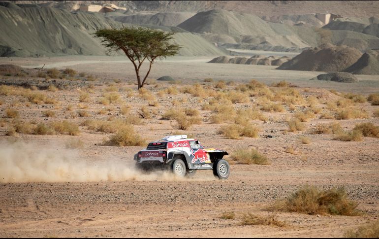 El piloto francés venció en la etapa de este día en el Rally que se desarrolla en Arabia Saudita. EFE / A. Pain