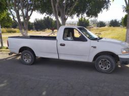 Como el conductor no presentó algún documento para acreditar la legal propiedad del vehículo, el Ministerio Público ordenó a los oficiales su traslado a las instalaciones en Tlajomulco. ESPECIAL