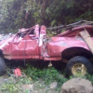 Vuelca camioneta en Chiapas; hay dos muertos y 15 heridos