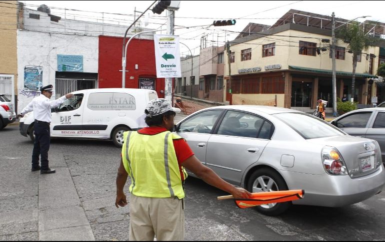Las obras en la calle Mariano de la Barcena saturaron el tráfico en Jesús García. EL INFORMADOR / A. Camacho