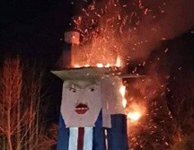 Queman estatua de Donald Trump en Eslovenia