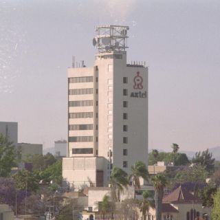 Axtel vende tres centros de datos por 175 MDD