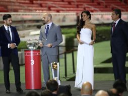 En el sorteo estuvieron presentes el jugador de Chivas, Oribe Peralta, y el técnico Luis Fernando Tena. IMAGO7 / F. Meza