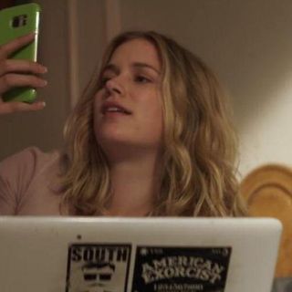 "You": 5 cosas que deberías borrar de tus redes sociales (y que puso en evidencia la serie de Netflix)