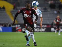 El colombiano Mauricio Cuero, del Atlas, no jugará  el sábado en el estadio Azteca ante Cruz Azul. IMAGO7