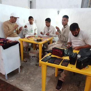 Inauguran tianguis del Reclusorio oferta artesanías al público