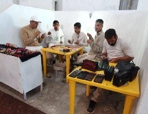 El director aseguró que actualmente los internos tienen mejores remuneraciones que durante la anterior administración, pues ya ganan de mil a mil 500 pesos a la semana, lo que antes no ocurría.  EL INFORMADOR/ S. Blanco