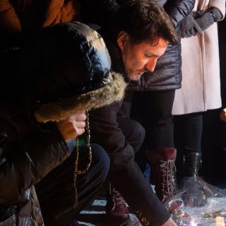 Trudeau se reúne con familiares de víctimas del avionazo en Irán