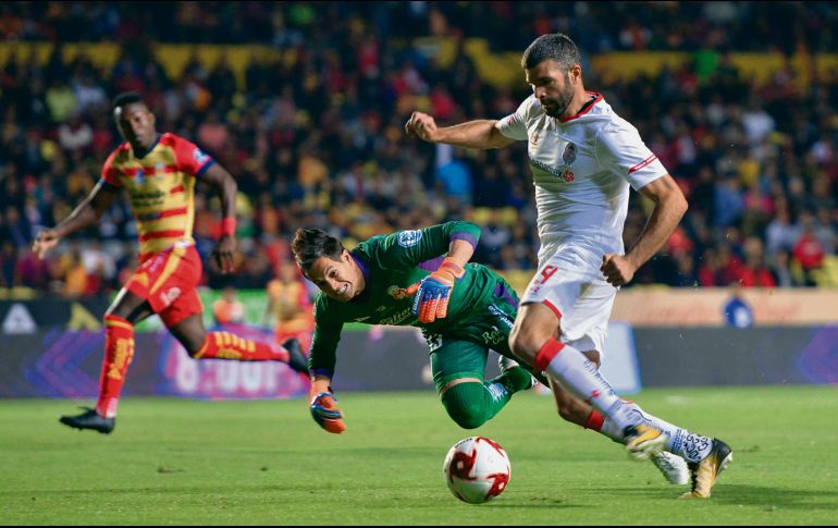 Gigliotti aprovechó el error de los michoacanos para vencer a Sosa. IMAGO7