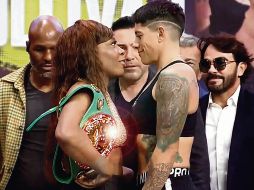 Franchon Crews Dezurn y Alejandra Jiménez, cara a cara durante el pesaje. ESPECIAL/CMB