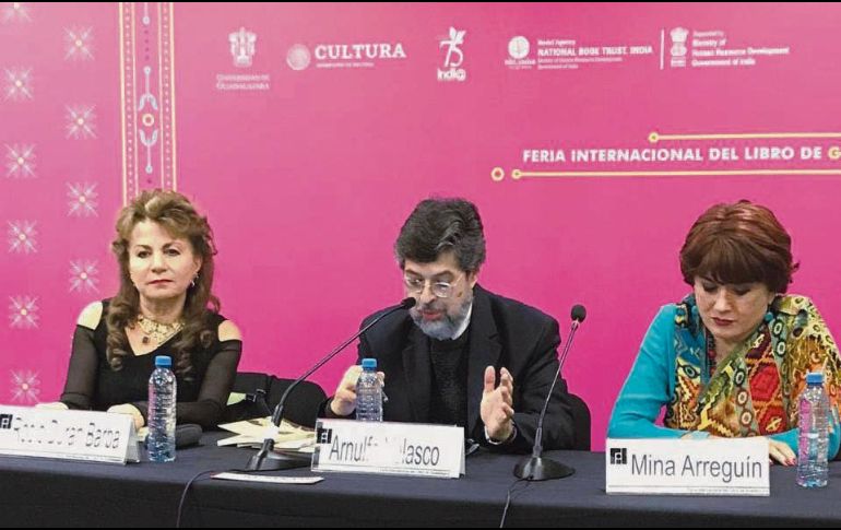 Presentación. Durante la FIL charlaron (de izquierda a derecha) Rocío Durán-Barba, Arnulfo Eduardo Velasco y Mina Arreguín. CORTESÍA