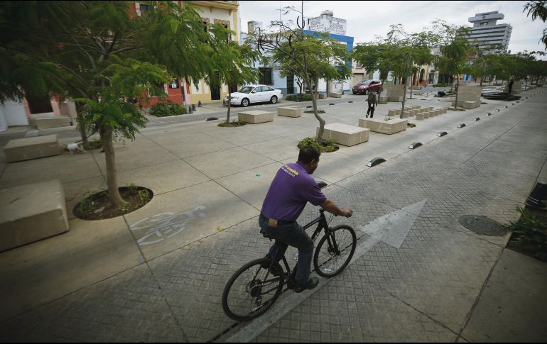 Afectaciones. Los colonos de Alcalde Barranquitas también se quejan por el inconcluso Paseo Alcalde.  El Informador • F. Atilano 