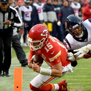 Jefes remontan y califican a la final de conferencia
