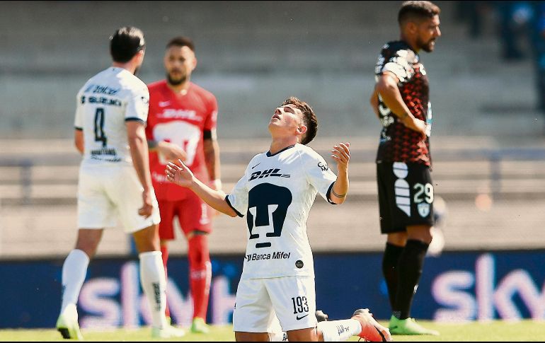 AGRADECIDO. El juvenil Marco García eleva una plegaria tras hacer gol a un minuto de haber debutado en la máxima División. IMAGO7