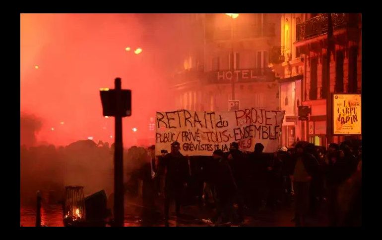 A fin de seguir negociando, el Gobierno retiró “provisionalmente” la medida que preveía retrasar de 62 a 64 años la edad mínima para cobrar una pensión. TWITTER/@_PCTE_