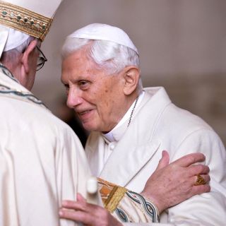 Benedicto XVI defiende el celibato de sacerdotes