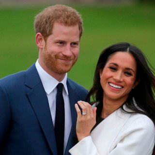 Isabel II acuerda un "periodo de transición" para Meghan y Enrique