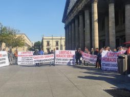 Los trabajadores temen perder sus empleos, debido a que se congelaron las cuentas de las empresas. EL INFORMADOR / E. Barrera