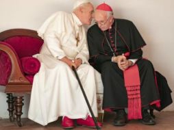 Anthony Hopkins interpreta al papa Benedicto XVI y Jonathan Pryce a Jorge Bergoglio. Peter Mountain