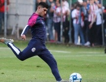 De momento. Víctor Guzmán no puede presentarse a entrenar con Chivas. Imago7 / ARCHIVO