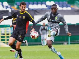 Rodrigo godínez. El defensa de los Leones Negros (izquierda) habló sobre los objetivos del equipo. IMAGO7