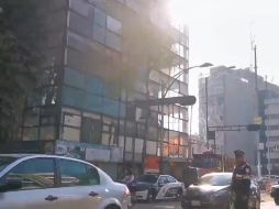 El comportamiento del policía fue duramente criticado por usuarios de redes sociales. CAPTURA DE VIDEO