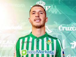 ''Esto yo 100 por ciento comprometido con el club y con los compañeros. Iremos a buscar nuestros objetivos'', dijo en sus primeras declaraciones como jugador bético. EFE / R. Caro Cadenas