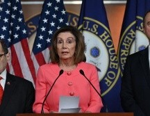 La presidenta de la Cámara de Representantes, Nancy Pelosi, presentó a Jerry Nadler (izq.) y Adam Schiff (der.) como dos de los congresistas demócratas que actuarán como fiscales en el 