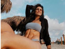 Hace algunos días Bárbara de Regil se hincó frente a su esposo para después pedirle que se case con ella. INSTAGRAM / barbaraderegil