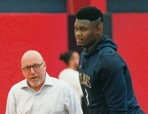 Listo. Williamson (der.) se ha perdido hasta ahora 41 encuentros; debutará ante los Spurs el miércoles 22. AP / G. Herbert
