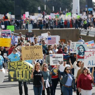 Juez bloquea orden de Trump para rechazar a refugiados