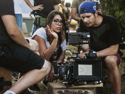 Gigi Saul Guerrero. La cineasta mexicana da indicaciones durante la filmación de la serie de televisión “La quinceañera”. ESPECIAL