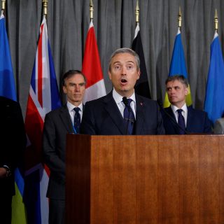 Exigen indemnización para familias de fallecidos en avión ucraniano