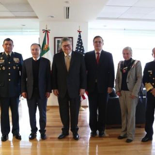 México y EU acuerdan reducir tráfico de armas y drogas